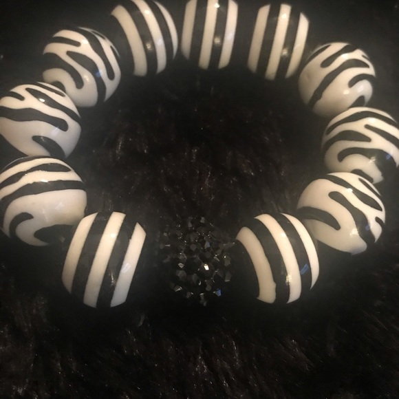 Jewelry - Picture 6 of 7